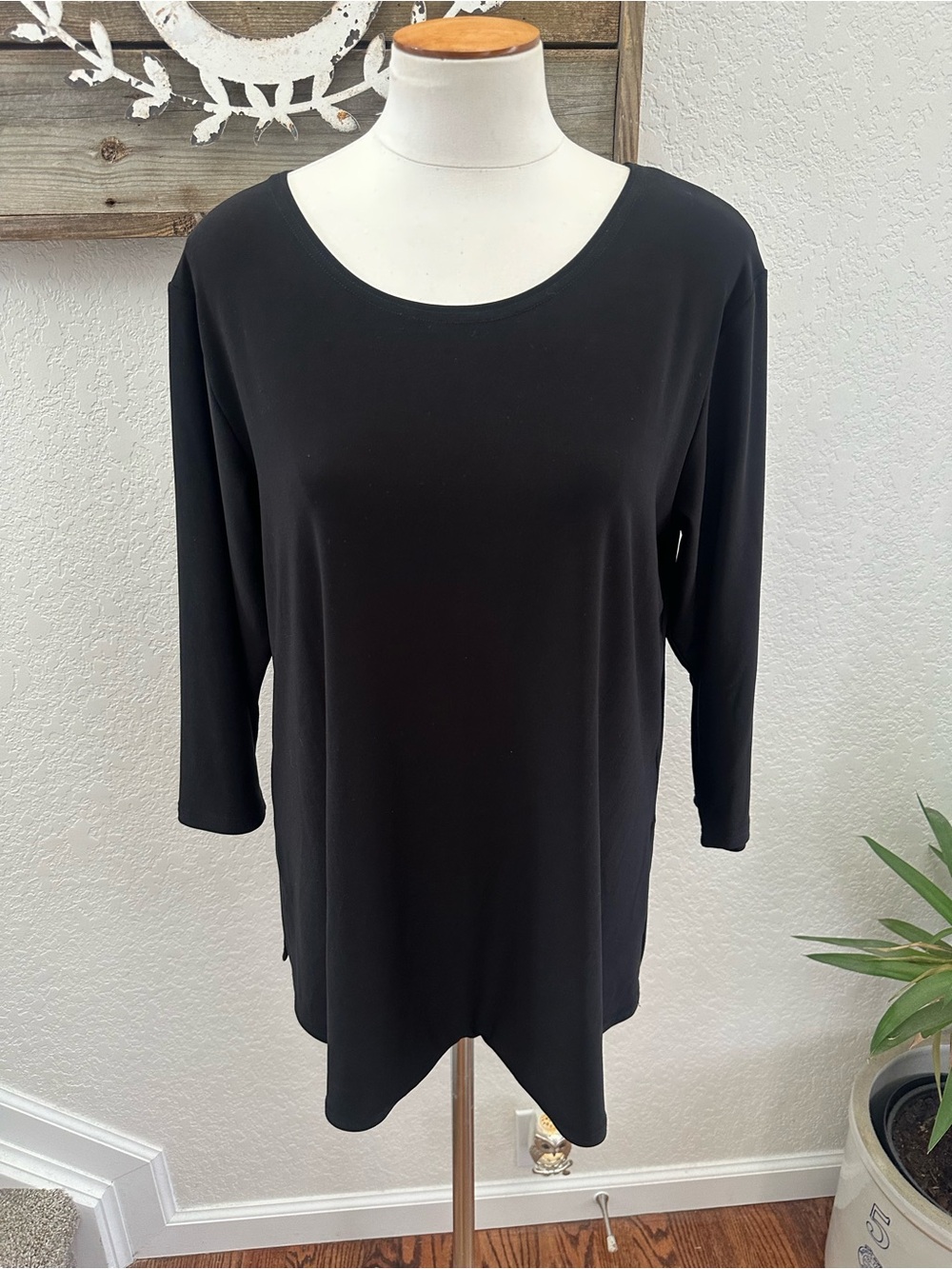 Sympli Classic Black Women's Scoop Neck Top size 12